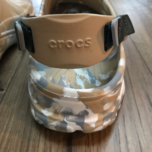 Crocs Men's Classic All-Terrain Marble Clogs Size 13 - Picture 7 of 12